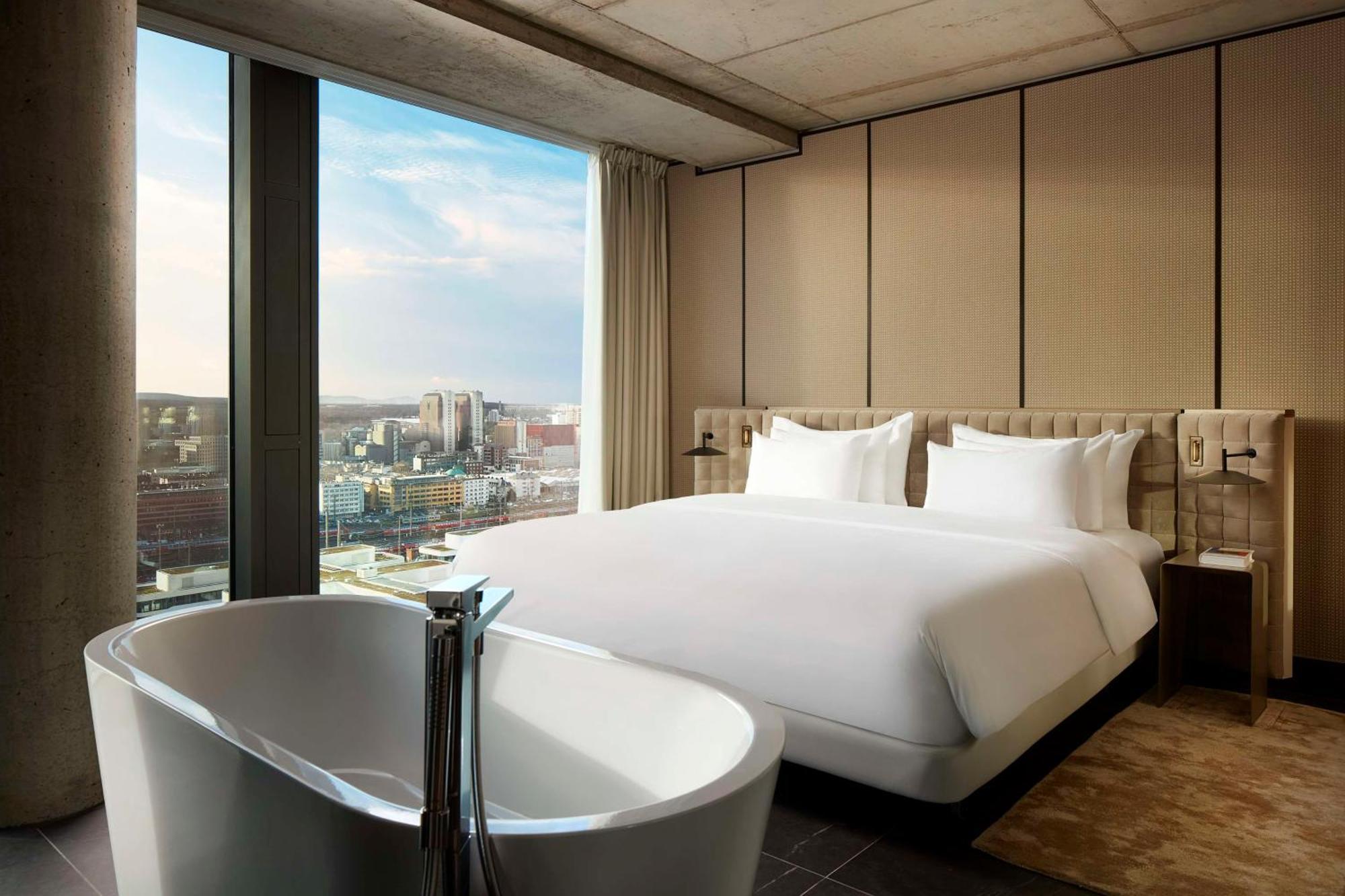 Nh Collection Frankfurt Spin Tower Hotel Frankfurt am Main ภายนอก รูปภาพ