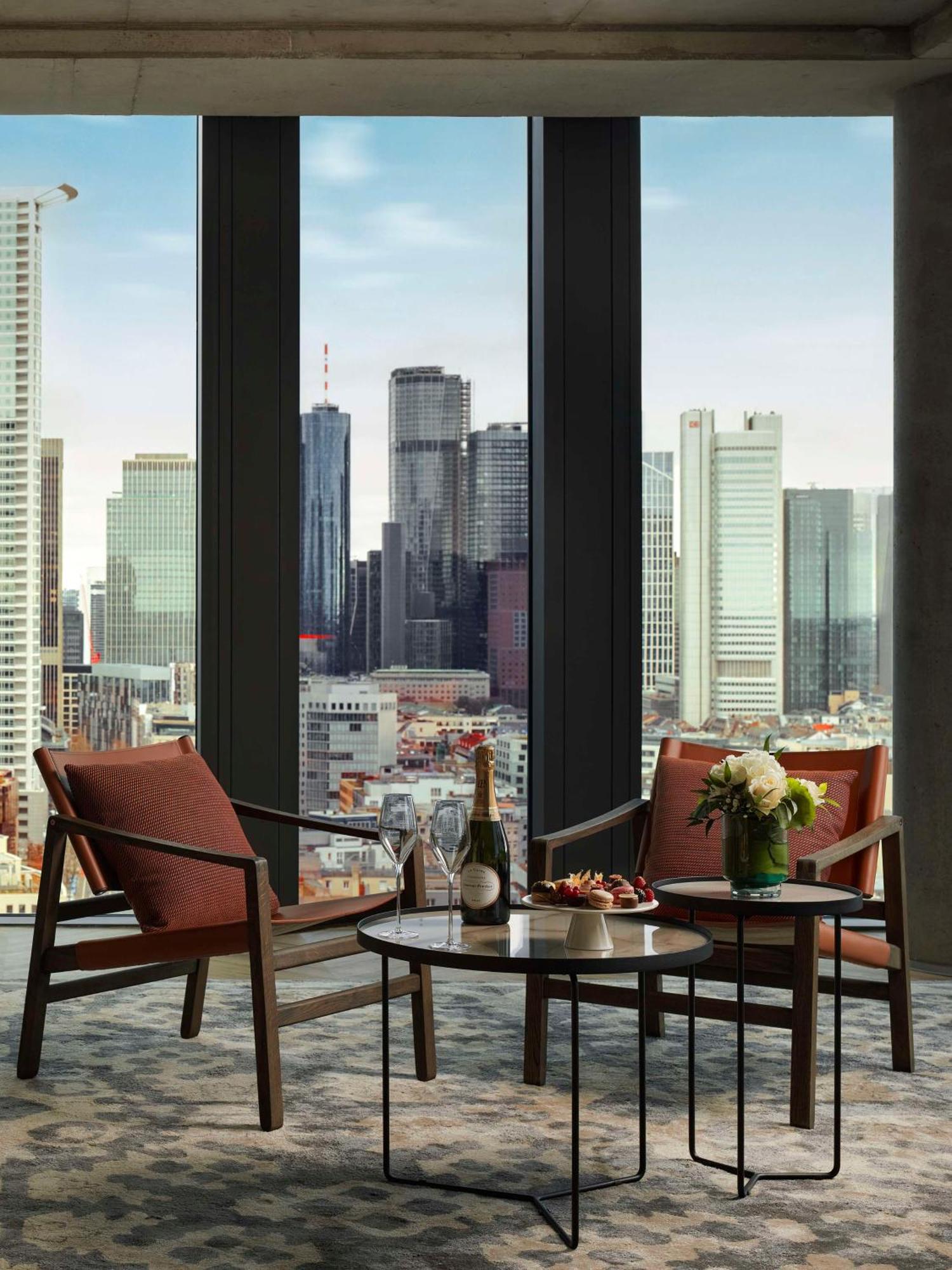 Nh Collection Frankfurt Spin Tower Hotel Frankfurt am Main ภายนอก รูปภาพ