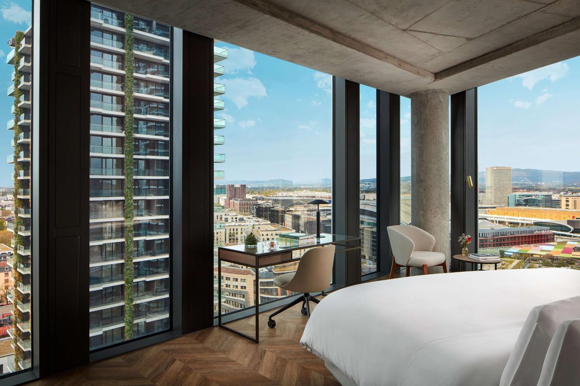 Nh Collection Frankfurt Spin Tower Hotel Frankfurt am Main ภายนอก รูปภาพ