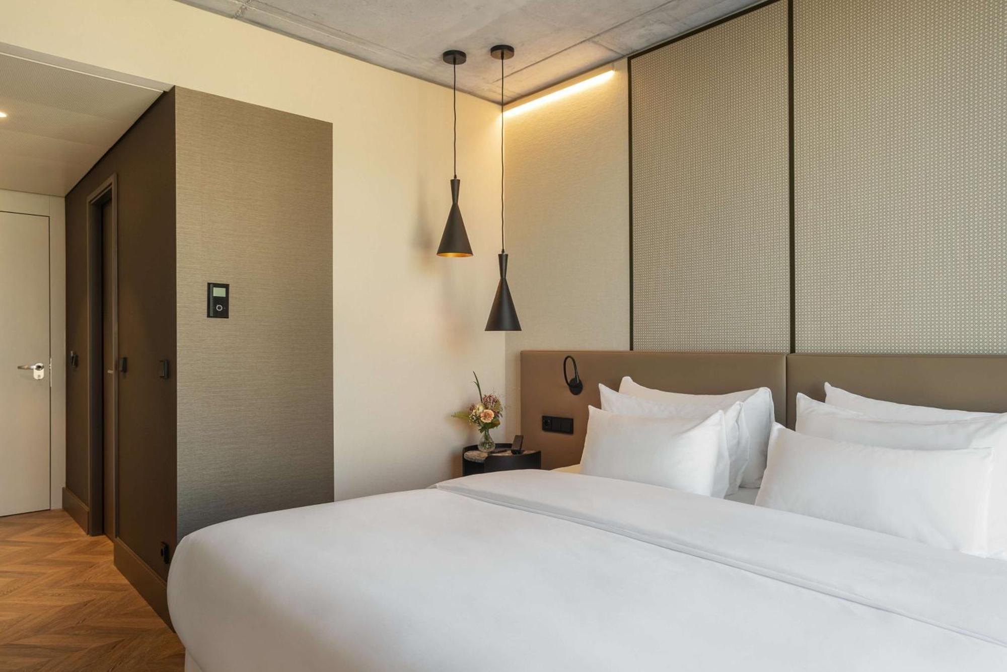 Nh Collection Frankfurt Spin Tower Hotel Frankfurt am Main ภายนอก รูปภาพ
