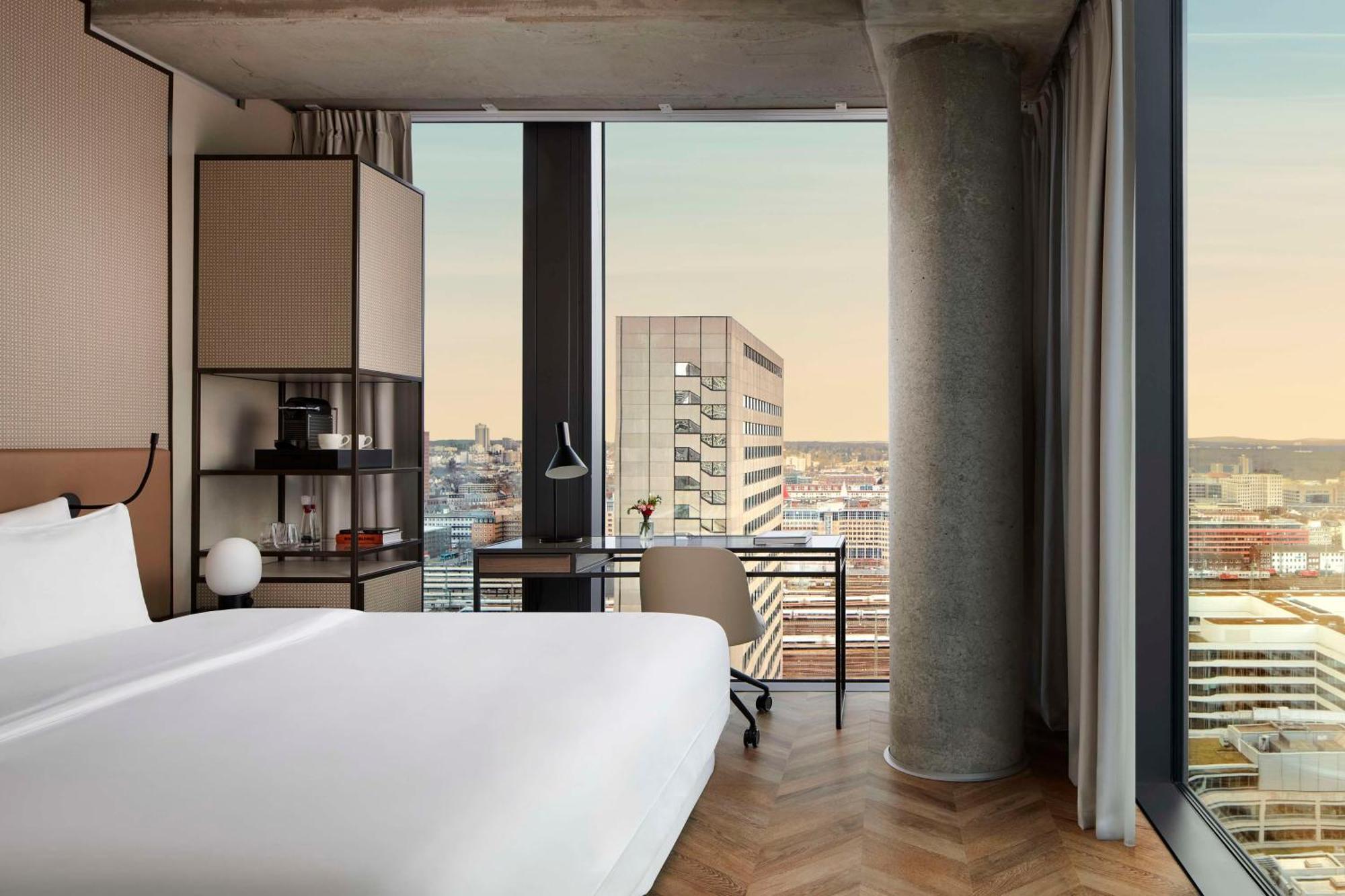 Nh Collection Frankfurt Spin Tower Hotel Frankfurt am Main ภายนอก รูปภาพ