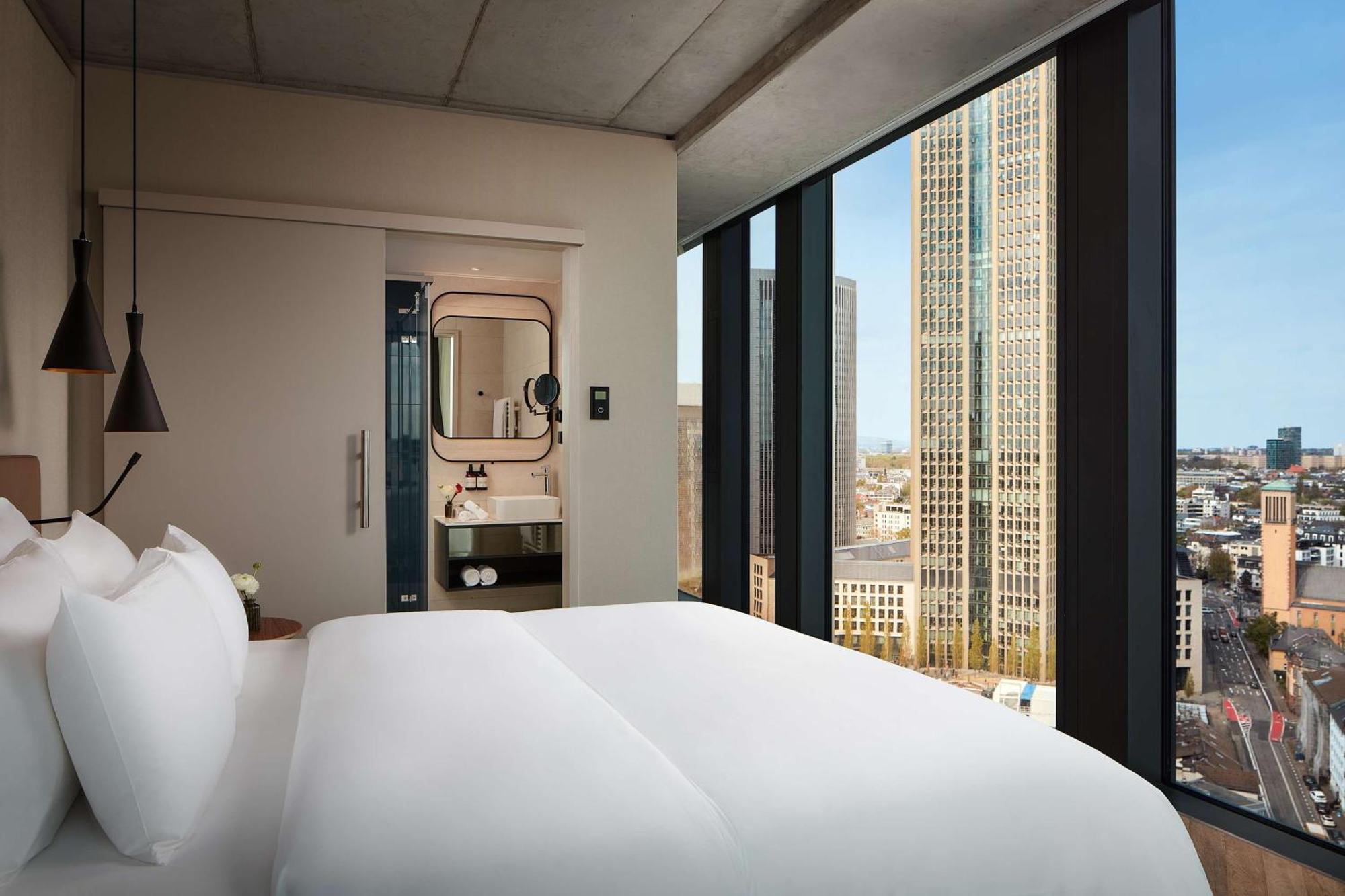 Nh Collection Frankfurt Spin Tower Hotel Frankfurt am Main ภายนอก รูปภาพ
